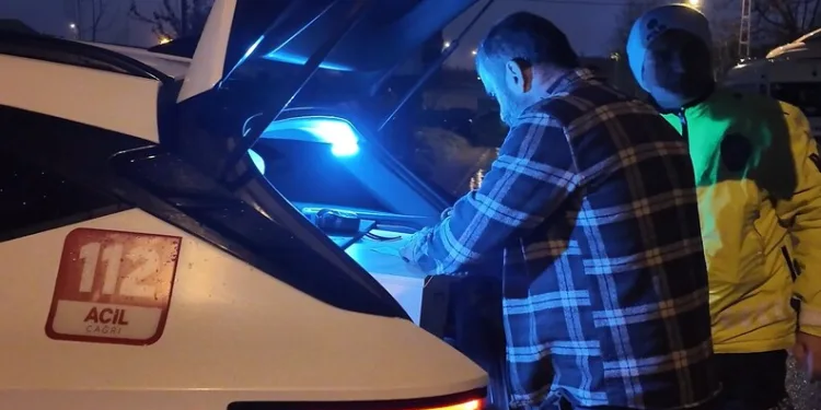 Bolu Dağı Tüneli’nde otomobille kamyonet çarpıştı: 2’si çocuk 4 yaralı