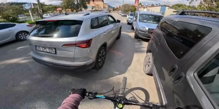 Bolu Dağı Tüneli’nde otomobille kamyonet çarpıştı: 2’si çocuk 4 yaralı