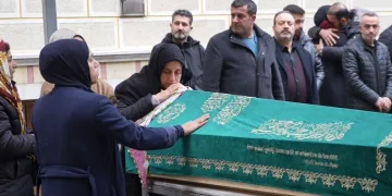 Bolu Dağı Tüneli’nde otomobille kamyonet çarpıştı: 2’si çocuk 4 yaralı