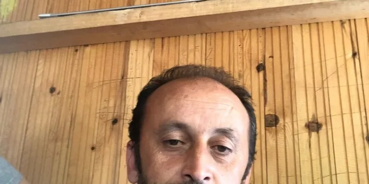 Yaralı sürücü ambulansa binmeyi reddetti, hastaneye taksiyle gitti