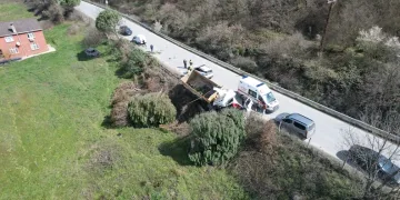 Yaralı sürücü ambulansa binmeyi reddetti, hastaneye taksiyle gitti