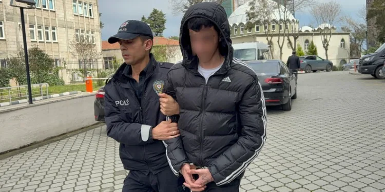 Yaralı sürücü ambulansa binmeyi reddetti, hastaneye taksiyle gitti