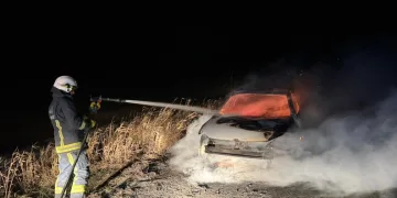 Yaralı sürücü ambulansa binmeyi reddetti, hastaneye taksiyle gitti