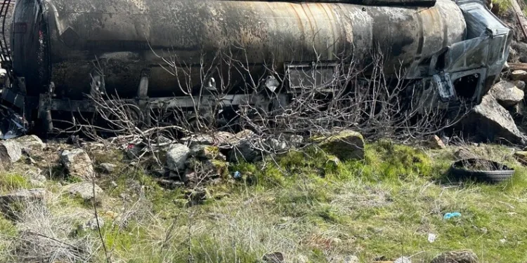 Yaralı sürücü ambulansa binmeyi reddetti, hastaneye taksiyle gitti
