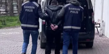 Yaralı sürücü ambulansa binmeyi reddetti, hastaneye taksiyle gitti