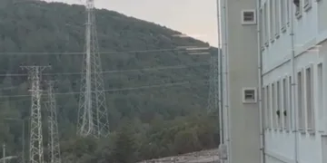 Yaralı sürücü ambulansa binmeyi reddetti, hastaneye taksiyle gitti