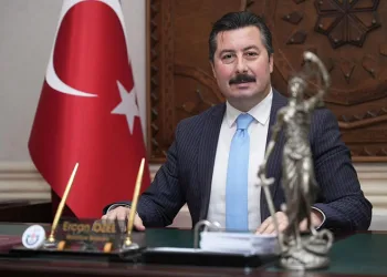 Ercan Özel’den 8 Mart Mesajı