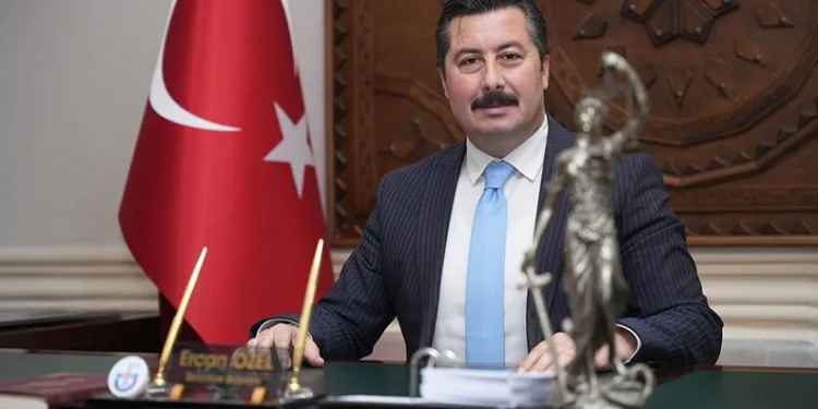 Ercan Özel’den 8 Mart Mesajı