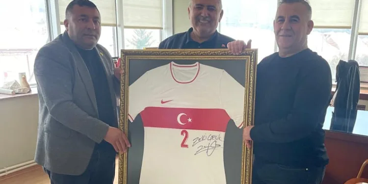 Yavuzselimspor’dan forma hediyesi