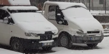 Ahlat’ta mart karı sürprizi: 11 köy yolu ulaşıma kapandı