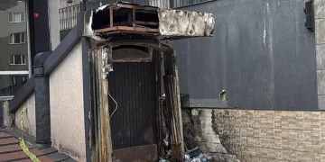 Beşiktaş’ta gece kulübü kundaklandı