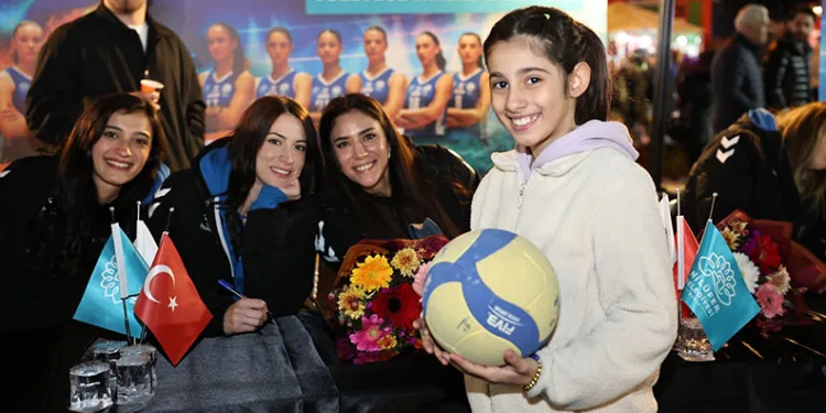 Nilüfer’in Sultanları 8 Mart’ta taraftarıyla buluştu