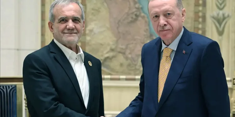 Cumhurbaşkanı Erdoğan, Pezeşkiyan ile görüştü