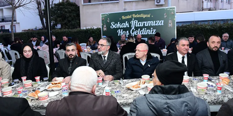 Kestel Belediyesi’nin Sokak İftarı