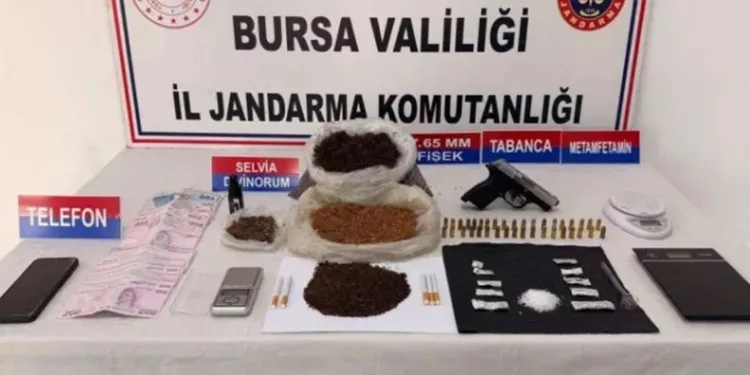 Bursa’da Jandarma’dan uyuşturucu tacirlerine darbe