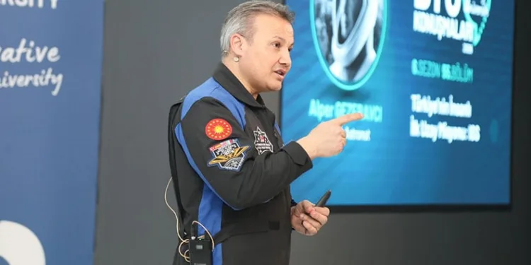 Alper Gezeravcı BTÜ öğrencileriyle buluştu