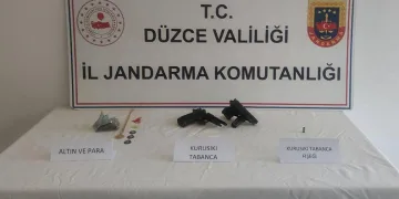 Aynı yöntemle evleri soyan 3 hırsız yakalandı