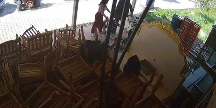Hırsızlık yapmaması için uğraşan kız arkadaşını da kandırıp ne varsa çaldı