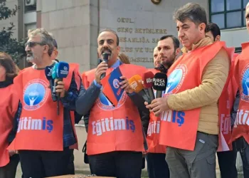 Okulların deprem raporları açıklansın çağrısı