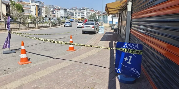Antalya’da esnaf kavgası kanlı bitti: 1 ölü, 2 yaralı