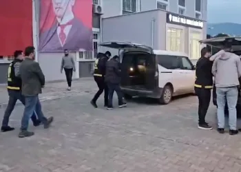 Bursa’da 3 kişinin yaralandığı çatışmanın failleri yakalandı