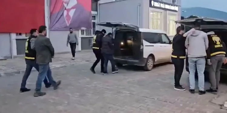 Bursa’da 3 kişinin yaralandığı çatışmanın failleri yakalandı