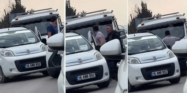 Bursa’da trafikte yol verme kavgası kamerada