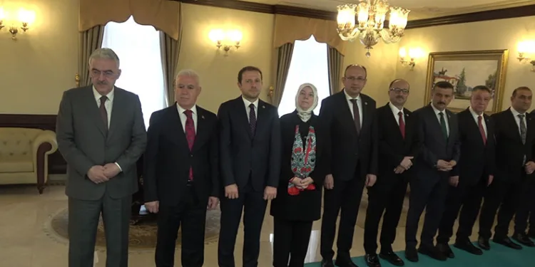 Bursa protokolü bayramlaşmak için bir araya geldi