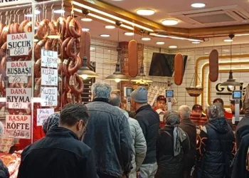 Bursa’da bayram öncesi kasaplarda yoğunluk