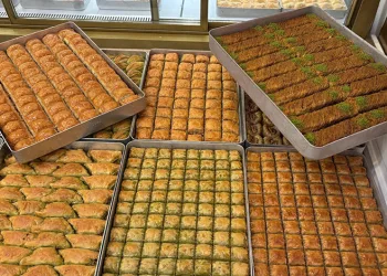 Bursa’da bayram öncesi tatlı telaşı