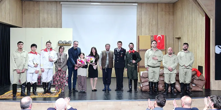 Ferhat Erol, 18 Mart’ta Sahneye Taşınan Çanakkale Ruhuna Ortak Oldu