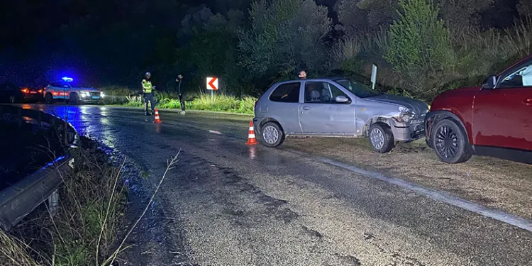 Bursa’da iki otomobil çarpıştı: 11 aylık bebek faciadan döndü