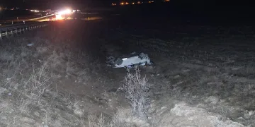 Kontrolden çıkan otomobil şarampole uçtu: 4 yaralı