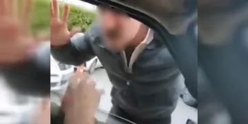 Ailesinin yanında saldırıya uğrayan sürücünün o anları kamerada