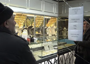 Bursa’da altın izdihamı: “Vallahi billahi yok” yazısı dikkat çekti
