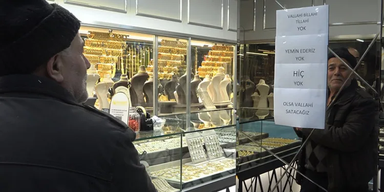 Bursa’da altın izdihamı: “Vallahi billahi yok” yazısı dikkat çekti