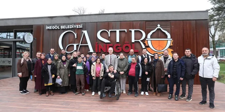 Alper Taban, Engelsiz Yaşam Merkezi öğrencileriyle kahvaltıda buluştu