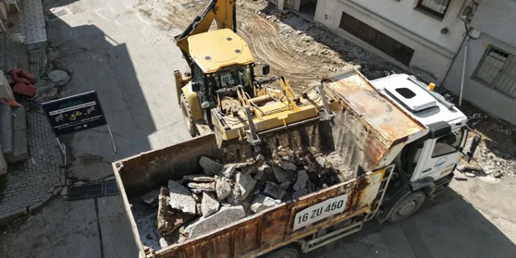 Gemlik’in Köklü Caddesi’nde Önemli Çalışma