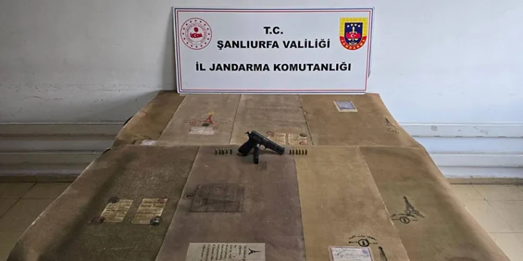 Şanlıurfa’da 17’nci yüzyıla ait olduğu değerlendirilen 8 tablo ele geçirildi