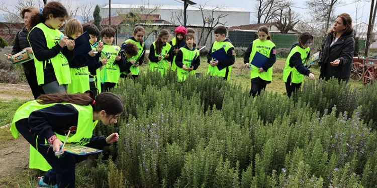 Ürünlü’de doğa sevgisi yeşeriyor