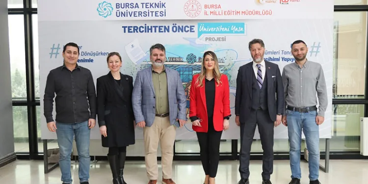 “Tercihten Önce Üniversiteni Yaşa” projesi özel lise öğrencilerini ağırlıyor