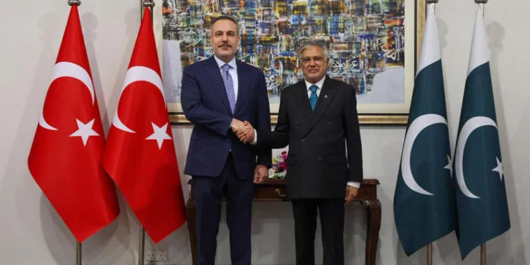 Bakan Fidan, Pakistanlı mevkidaşı ile görüştü