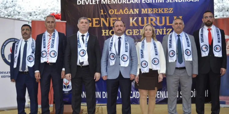 Devlet Memurları Eğitim Sendikası büyüyor