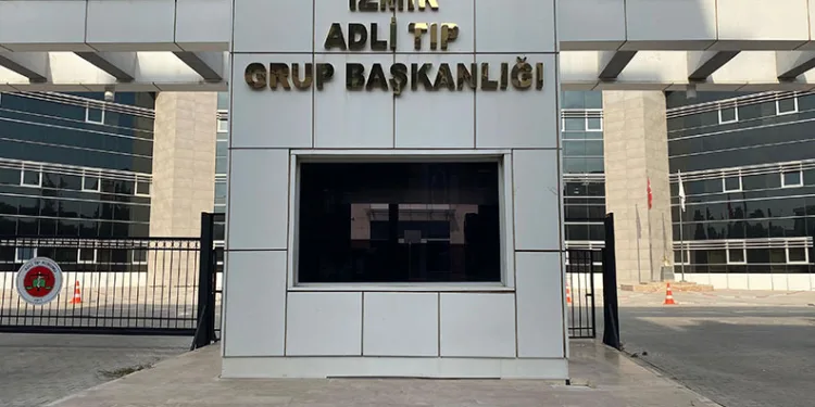 İzmir’de sahilde yeni doğmuş bebek cesedi bulundu