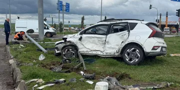 Diyarbakır’da okul servisi kaza yaptı: 13’ü öğrenci 15 yaralı