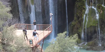 Mersin’in saklı cenneti Yerköprü Şelalesi ziyaretçileri hayran bırakıyor