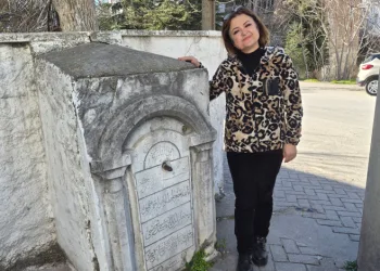 Bakımsız kalan asırlık çeşmenin restore edilmesi isteniyor