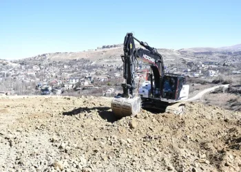 Yeşilyurt’un Mullakasım Mahallesi yeni yollarla buluşuyor