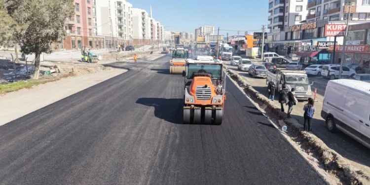 Kahramanmaraş Doğukent karayolu yenileniyor