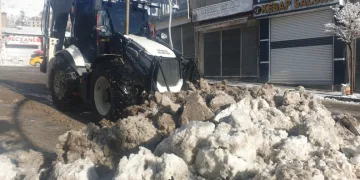 Başkale’de kar yağışı